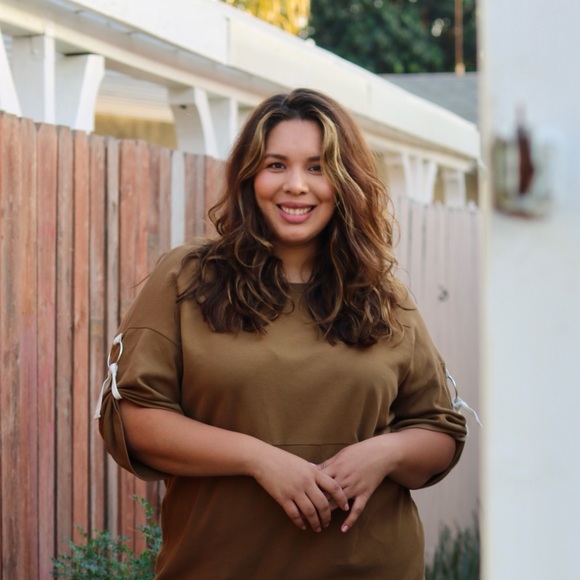 Meet your Posher, Mel - Picture 2 of 3